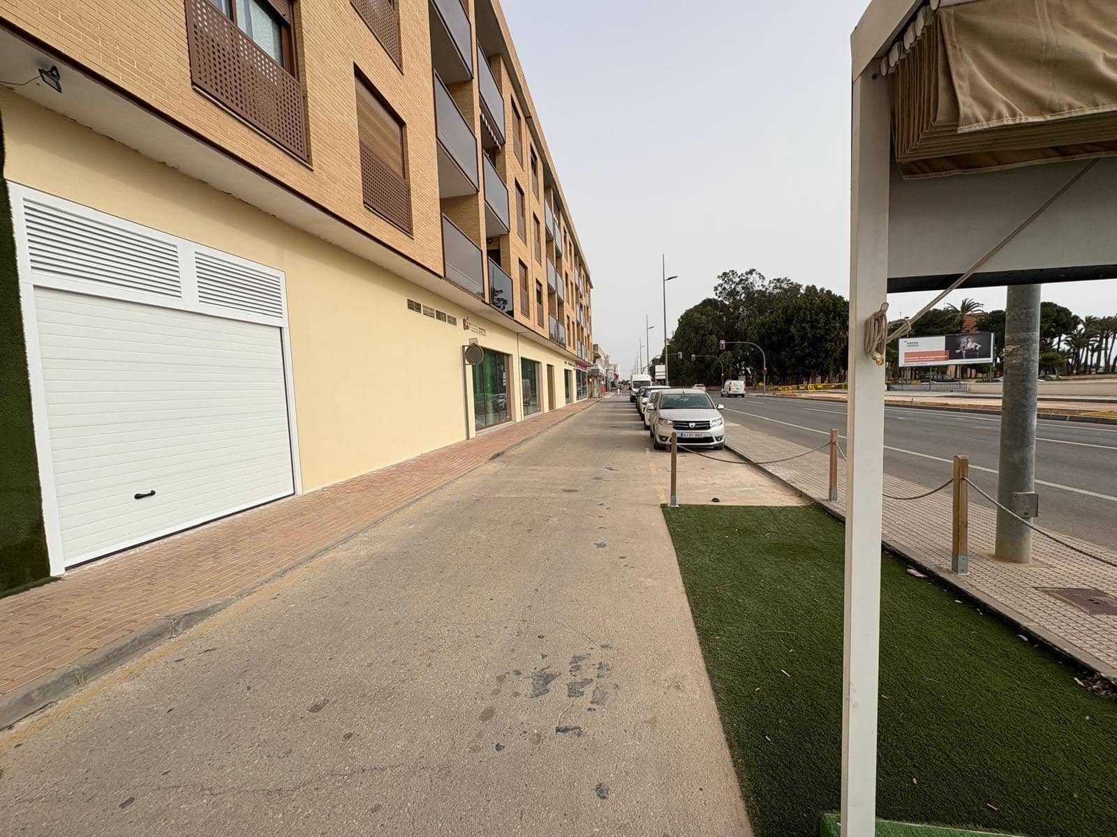 Commercial for rent in San Pedro del Pinatar with garage - € 4,000 (Ref: 9820744)