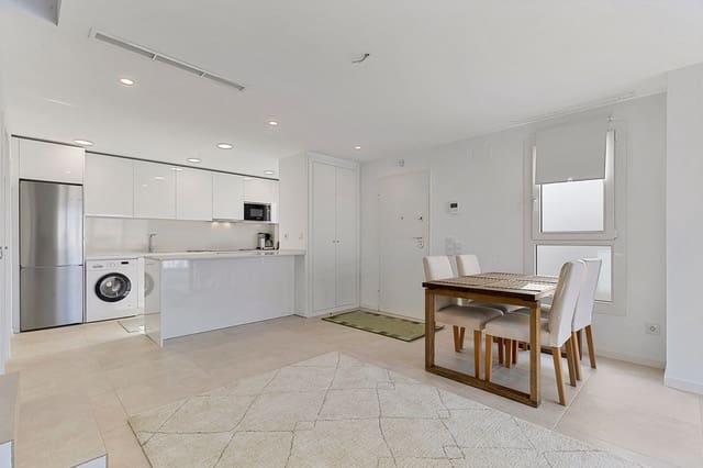 3 makuuhuone Omakotitalo myytävänä paikassa La Cala de Mijas, Mijas mukana uima-altaan 
autotalli - 698 000 € (Ref: 9132876)