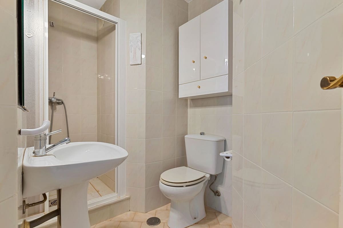 Apartamento de 2 habitaciones en Calahonda en venta con piscina - 299.000 € (Ref: 9133668)