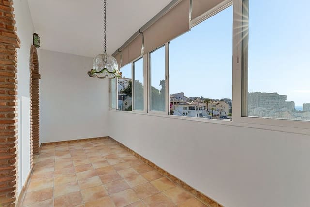2 Zimmer Apartment zu verkaufen in Fuengirola mit Pool Garage - 305.000 € (Ref: 9161704)
