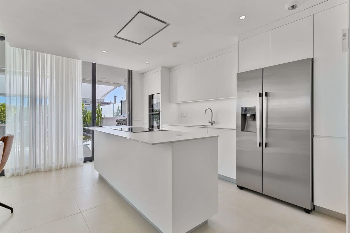 3 makuuhuone Huoneisto myytävänä paikassa Fuengirola - 990 000 € (Ref: 9227754)