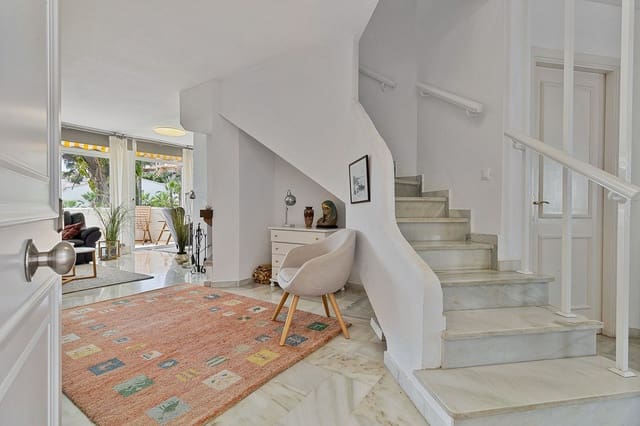 2 makuuhuone Kattohuoneisto myytävänä paikassa Benalmadena Costa, Benalmádena mukana uima-altaan 
autotalli - 390 000 € (Ref: 9244465)