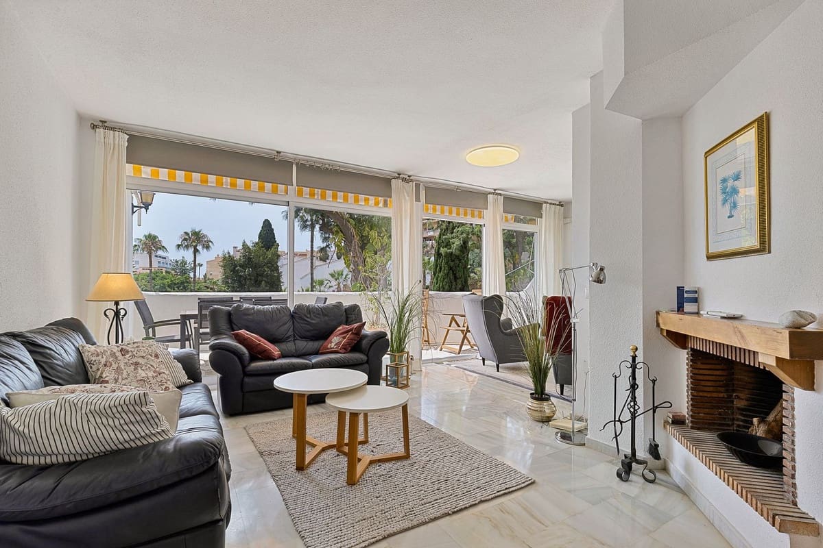 2 makuuhuone Kattohuoneisto myytävänä paikassa Benalmadena Costa mukana uima-altaan 
autotalli - 390 000 € (Ref: 9244465)