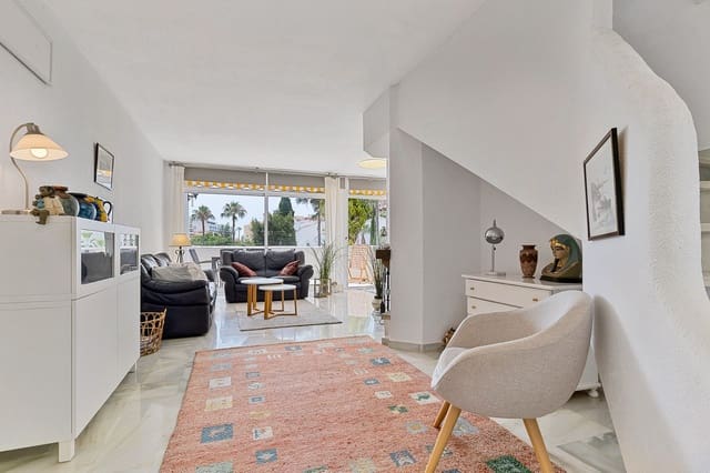 2 makuuhuone Kattohuoneisto myytävänä paikassa Benalmadena Costa, Benalmádena mukana uima-altaan 
autotalli - 390 000 € (Ref: 9244465)