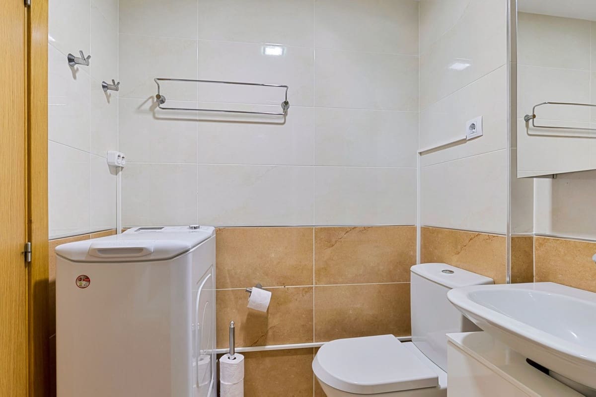 2 Zimmer Apartment zu verkaufen in Fuengirola mit Pool Garage - 345.000 € (Ref: 9319890)