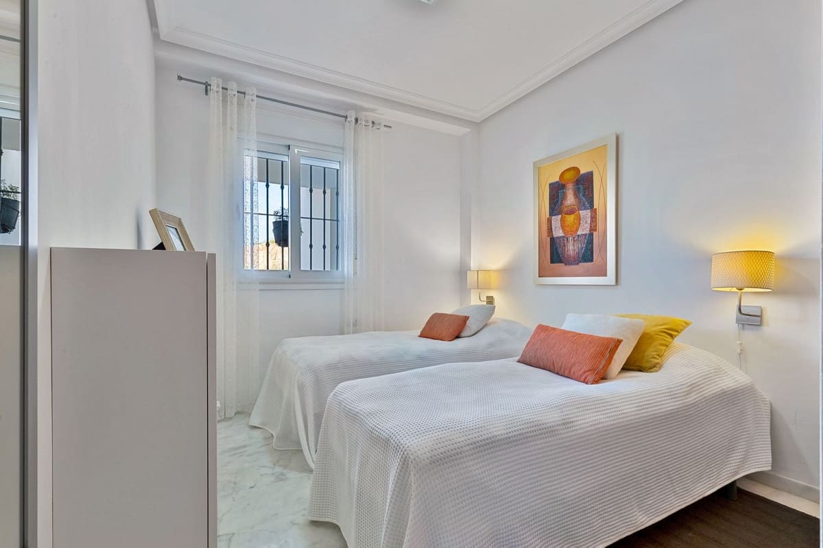 2 Zimmer Apartment zu verkaufen in Fuengirola mit Pool Garage - 345.000 € (Ref: 9319890)