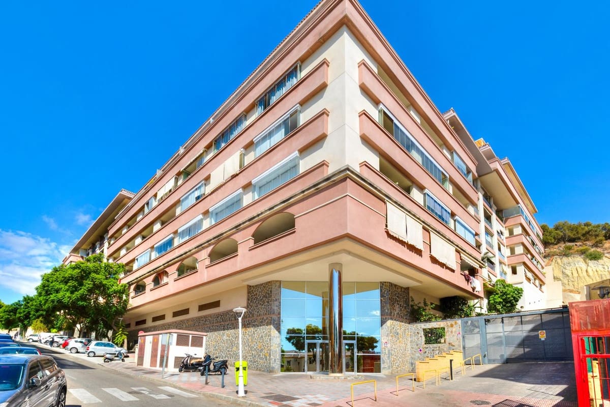 2 Zimmer Apartment zu verkaufen in Fuengirola mit Pool Garage - 345.000 € (Ref: 9319890)