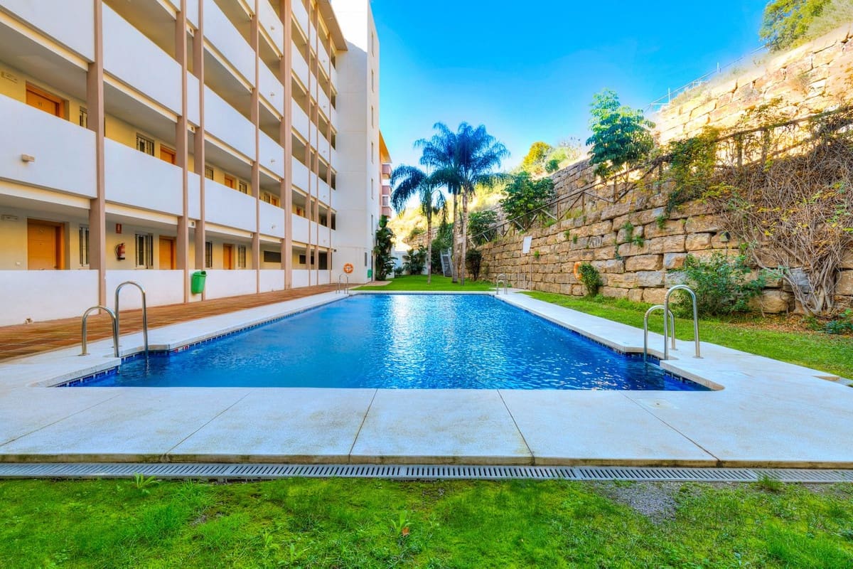 2 Zimmer Apartment zu verkaufen in Fuengirola mit Pool Garage - 345.000 € (Ref: 9319890)