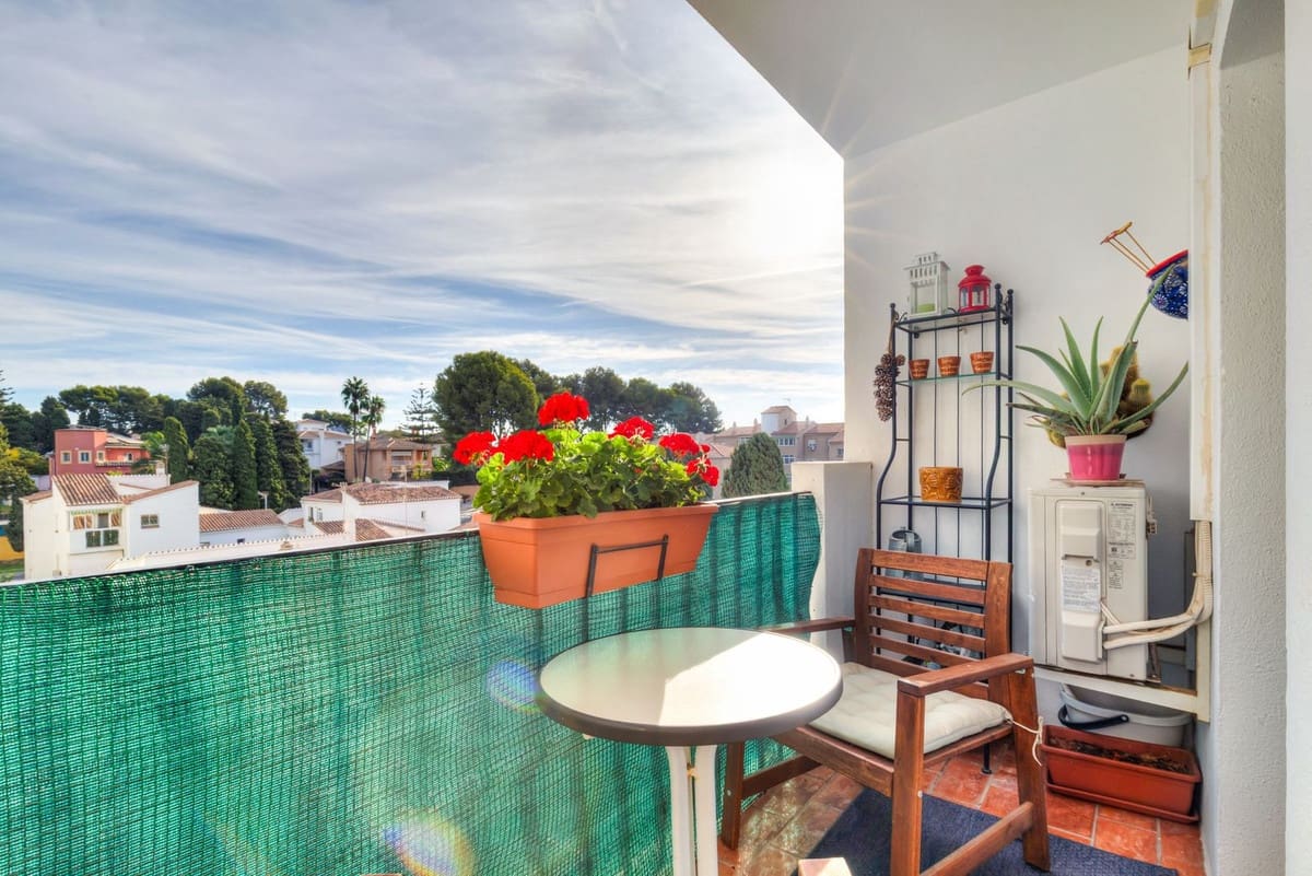 3 Zimmer Apartment zu verkaufen in El Coto - 252.000 € (Ref: 9426238)