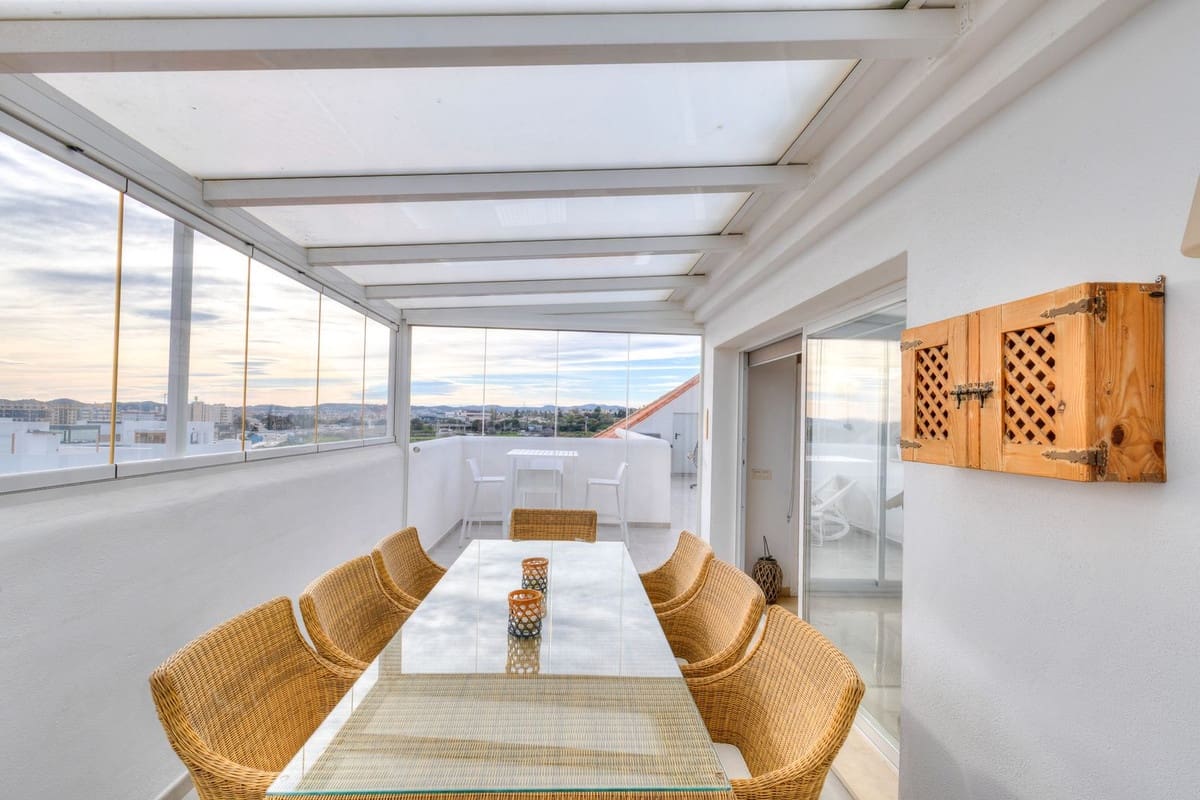 3 sypialnia Penthouse na sprzedaż w Fuengirola z basenem garażem - 595 000 € (Ref: 9542333)