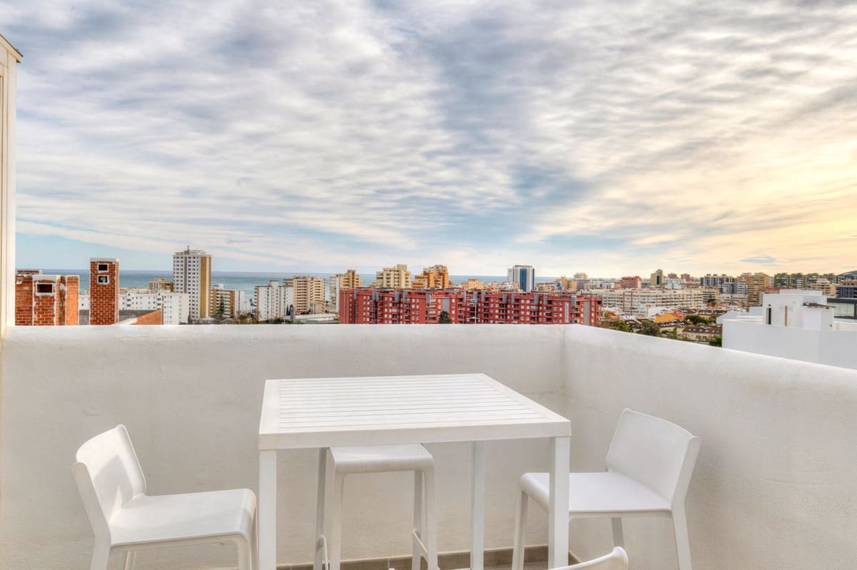 3 sypialnia Penthouse na sprzedaż w Fuengirola z basenem garażem - 595 000 € (Ref: 9542333)