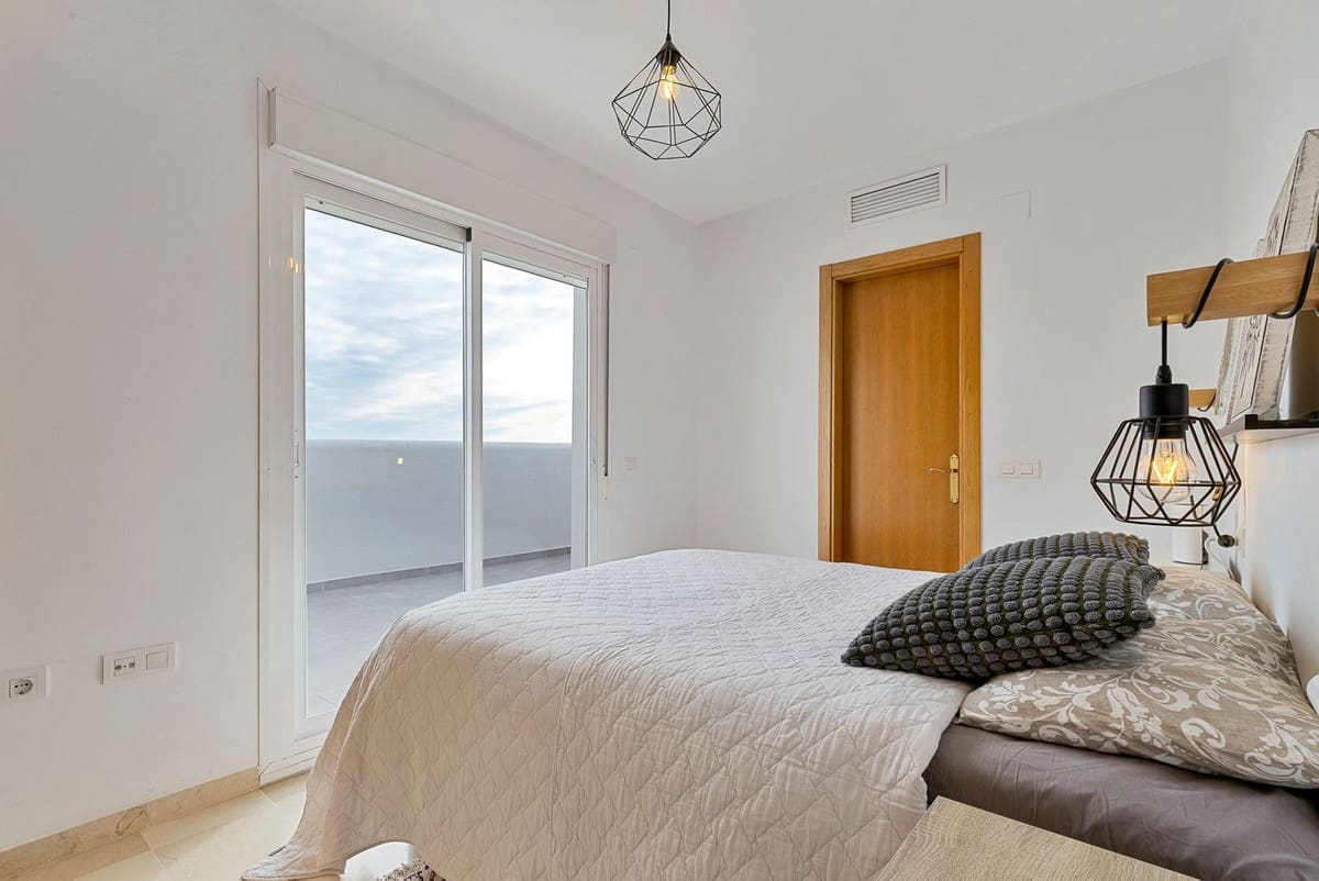 3 sypialnia Penthouse na sprzedaż w Fuengirola z basenem garażem - 595 000 € (Ref: 9542333)