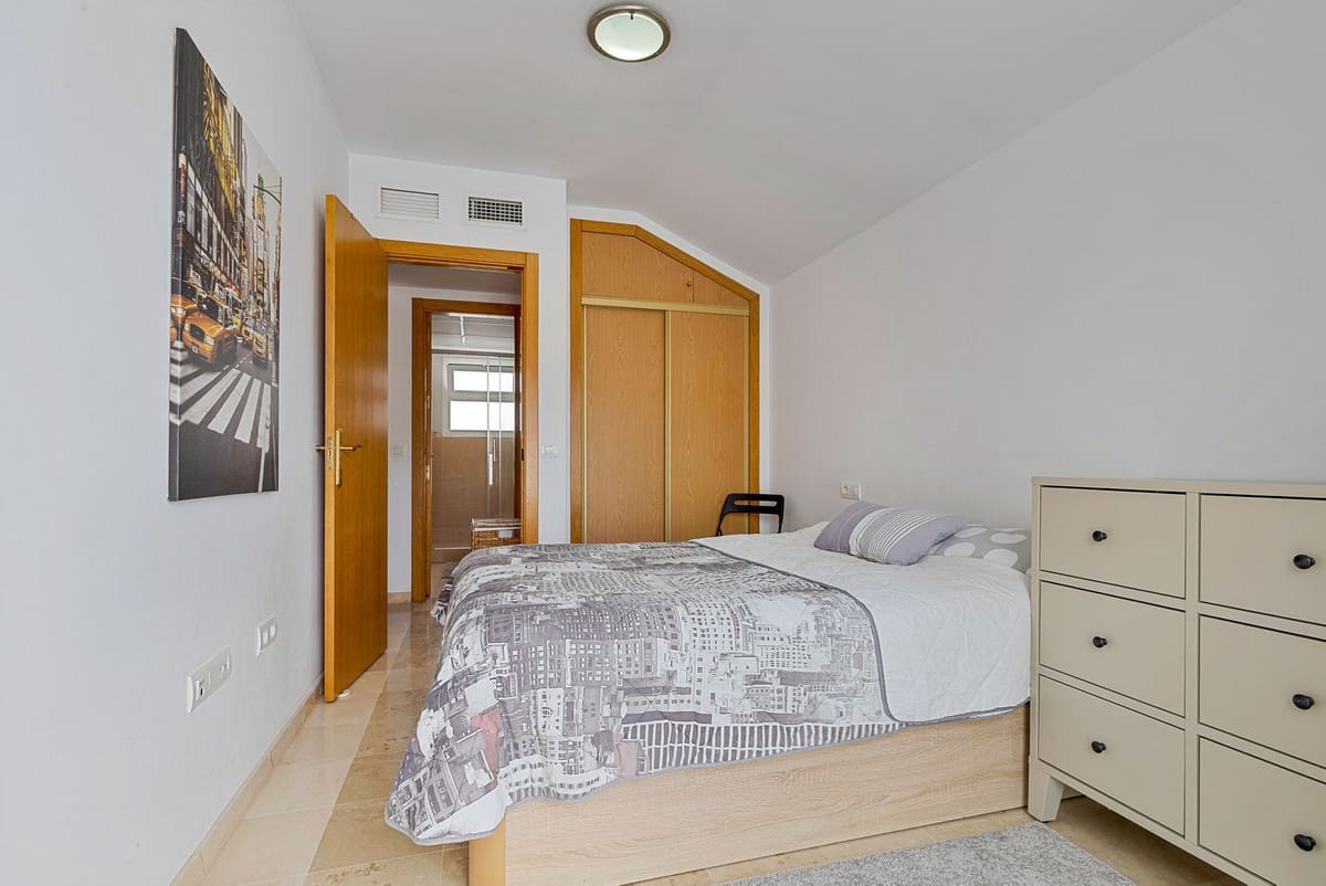 3 sypialnia Penthouse na sprzedaż w Fuengirola z basenem garażem - 595 000 € (Ref: 9542333)