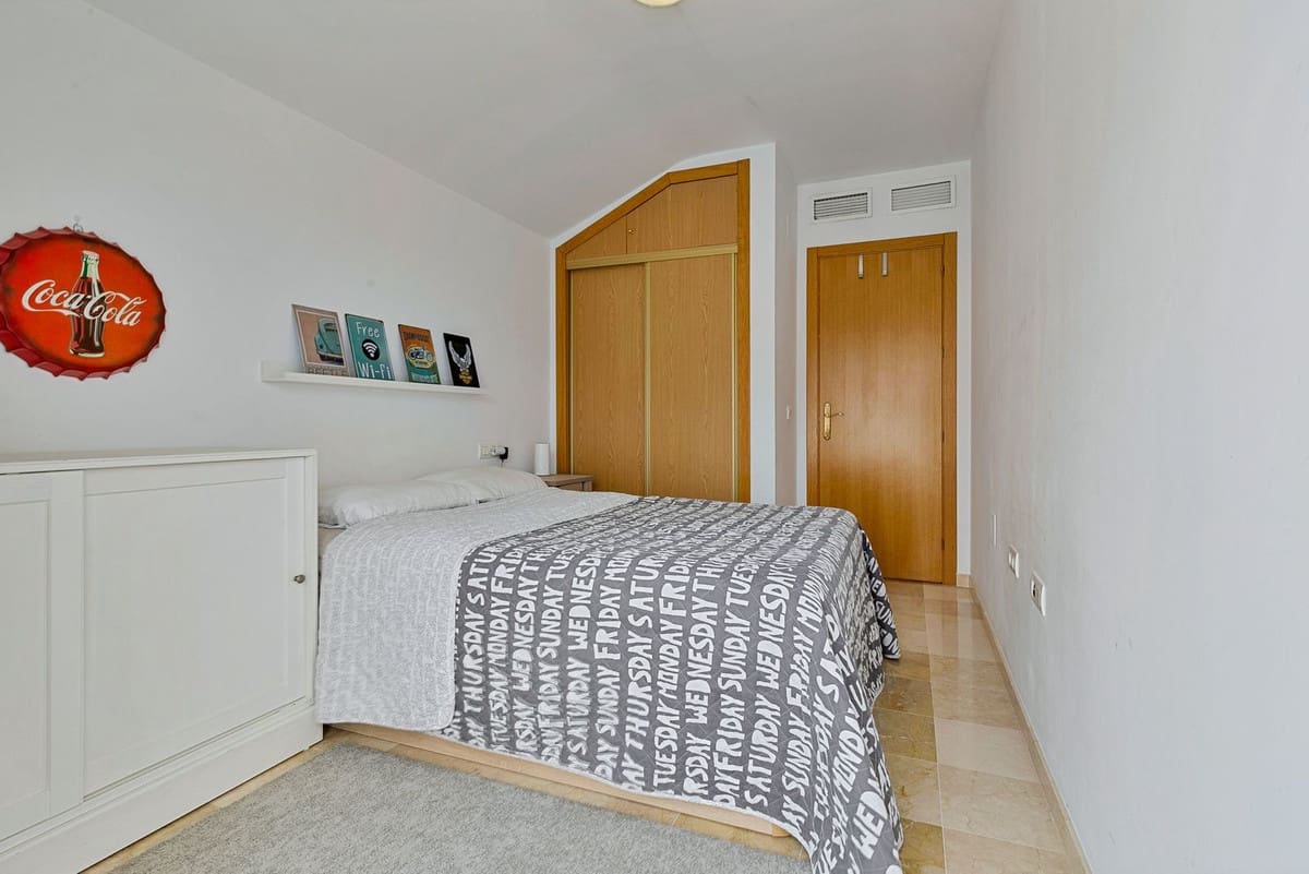 3 sypialnia Penthouse na sprzedaż w Fuengirola z basenem garażem - 595 000 € (Ref: 9542333)