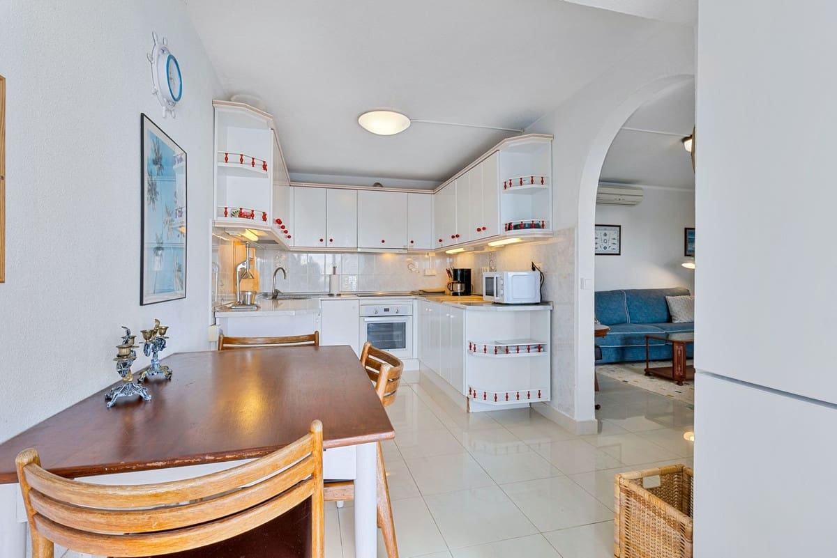 4 makuuhuone Huvila myytävänä paikassa Fuengirola mukana uima-altaan 
autotalli - 1 125 000 € (Ref: 9592218)