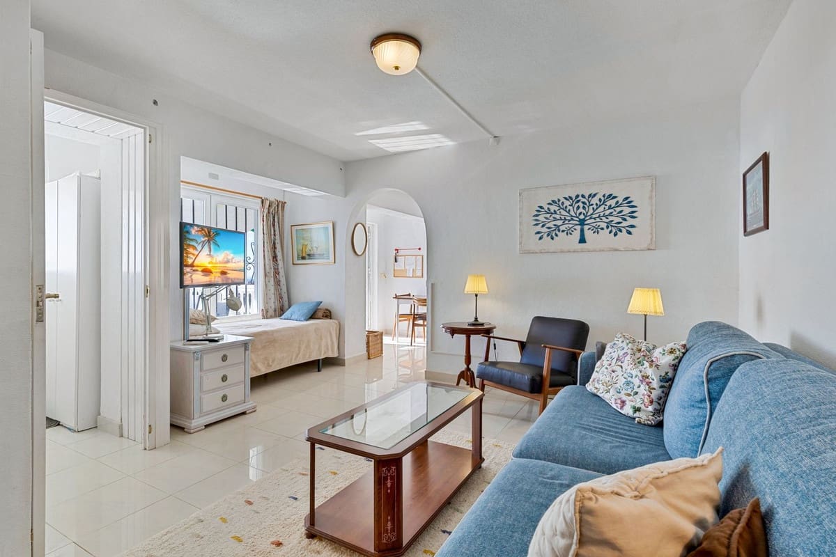 4 makuuhuone Huvila myytävänä paikassa Fuengirola mukana uima-altaan 
autotalli - 1 125 000 € (Ref: 9592218)