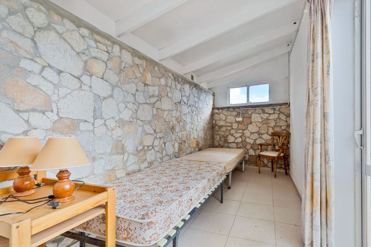 4 makuuhuone Huvila myytävänä paikassa Fuengirola mukana uima-altaan 
autotalli - 1 125 000 € (Ref: 9592218)