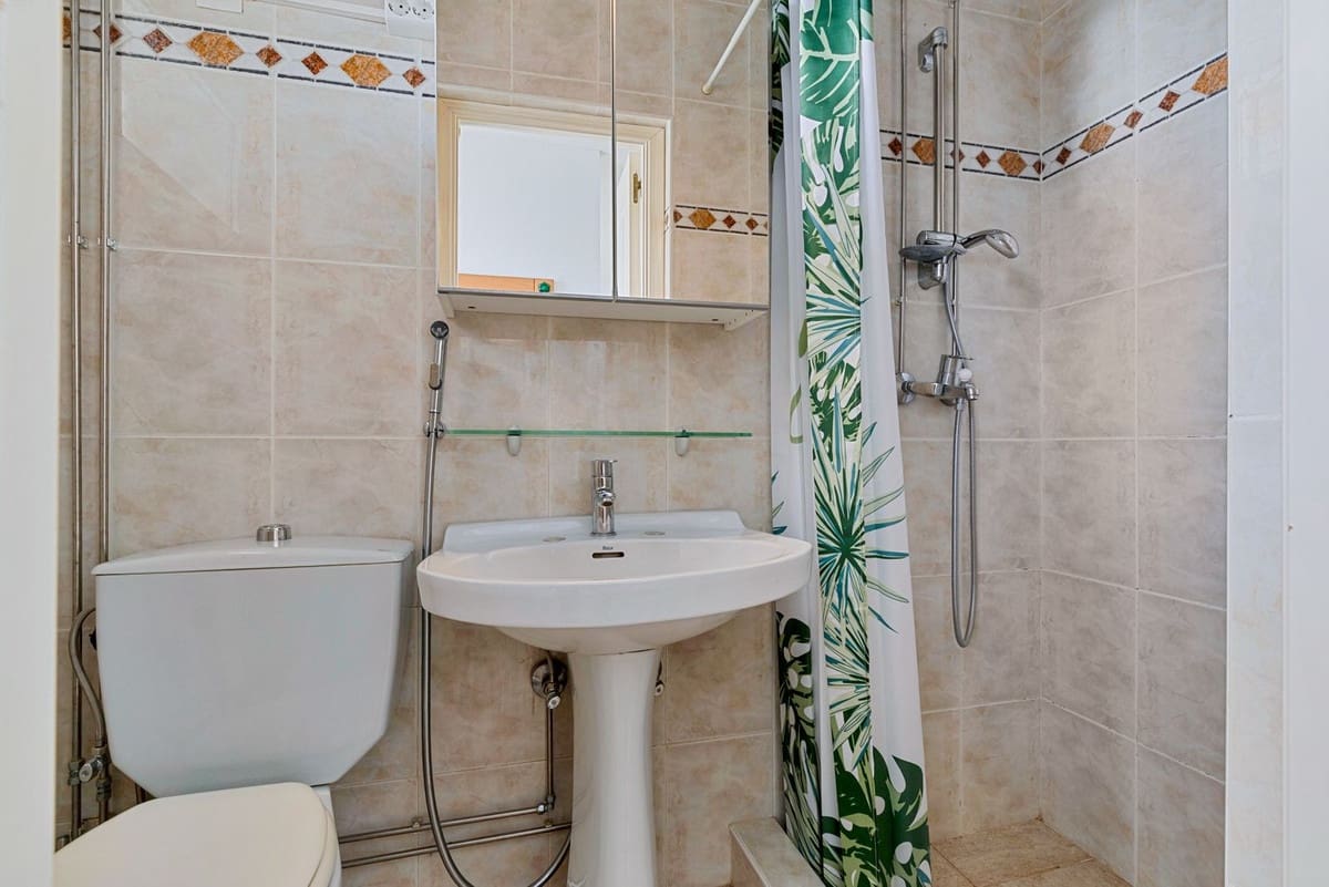 4 makuuhuone Huvila myytävänä paikassa Fuengirola mukana uima-altaan 
autotalli - 1 125 000 € (Ref: 9592218)