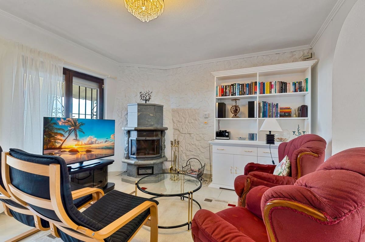 4 makuuhuone Huvila myytävänä paikassa Fuengirola mukana uima-altaan 
autotalli - 1 125 000 € (Ref: 9592218)