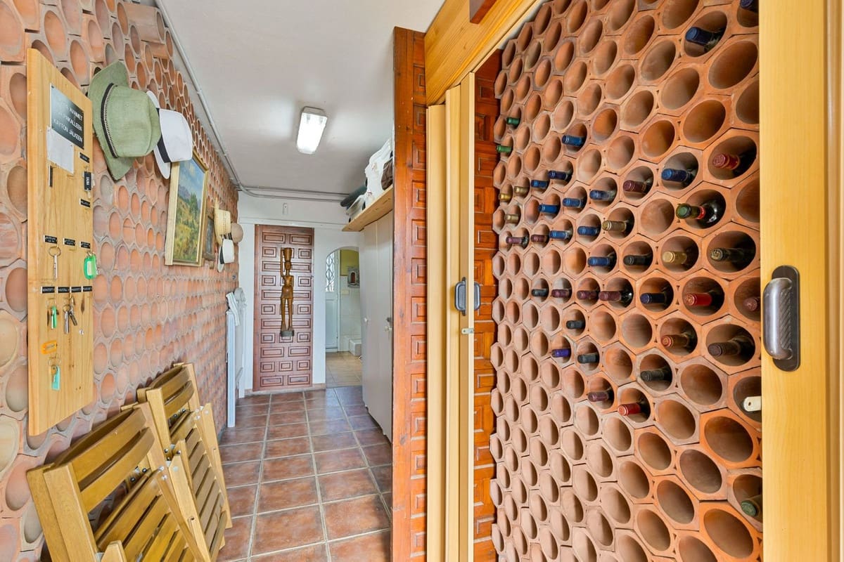 4 makuuhuone Huvila myytävänä paikassa Fuengirola mukana uima-altaan 
autotalli - 1 125 000 € (Ref: 9592218)