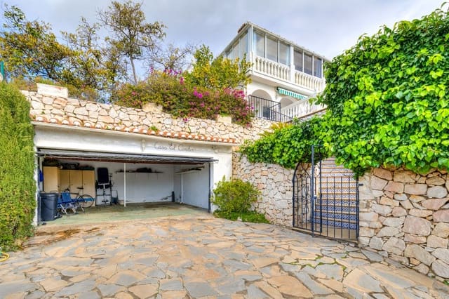 4 makuuhuone Huvila myytävänä paikassa Fuengirola mukana uima-altaan 
autotalli - 1 125 000 € (Ref: 9592218)