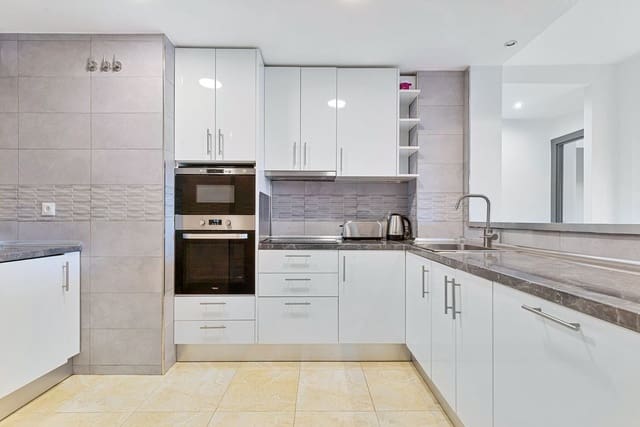 2 quarto Apartamento para venda em Fuengirola com piscina garagem - 340 000 € (Ref: 9593140)