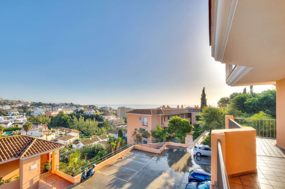 2 Zimmer Apartment zu verkaufen in Fuengirola mit Pool Garage - 340.000 € (Ref: 9593140)