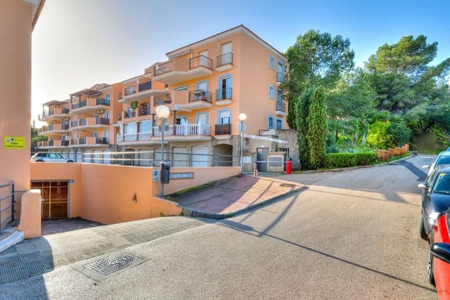 2 bedroom Apartment for sale in Fuengirola with pool garage - € 319,000 (Ref: 9593140)