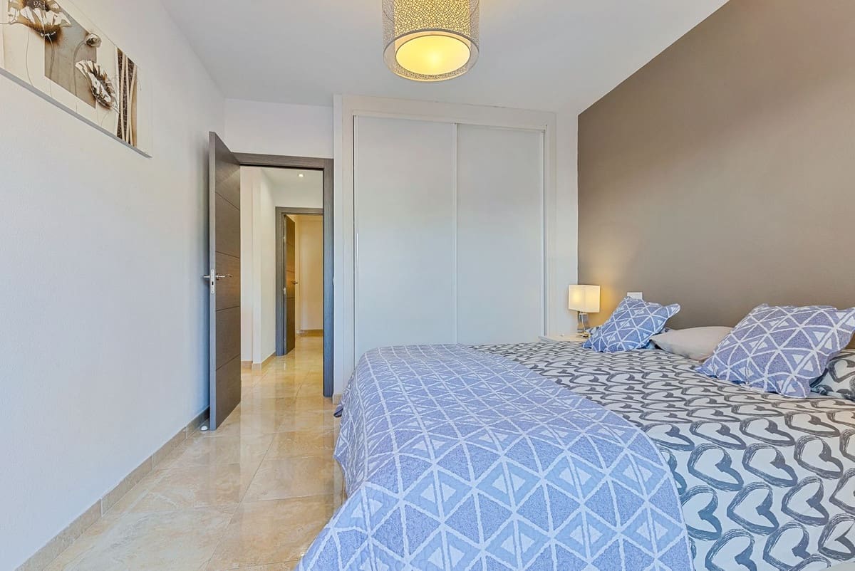 2 bedroom Apartment for sale in Fuengirola with pool garage - € 319,000 (Ref: 9593140)