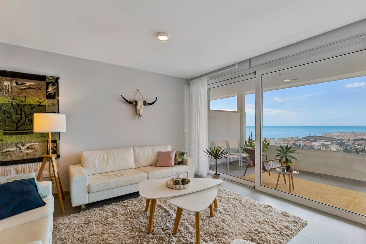 2 bedroom Apartment for sale in Fuengirola with pool garage - € 605,000 (Ref: 9641065)