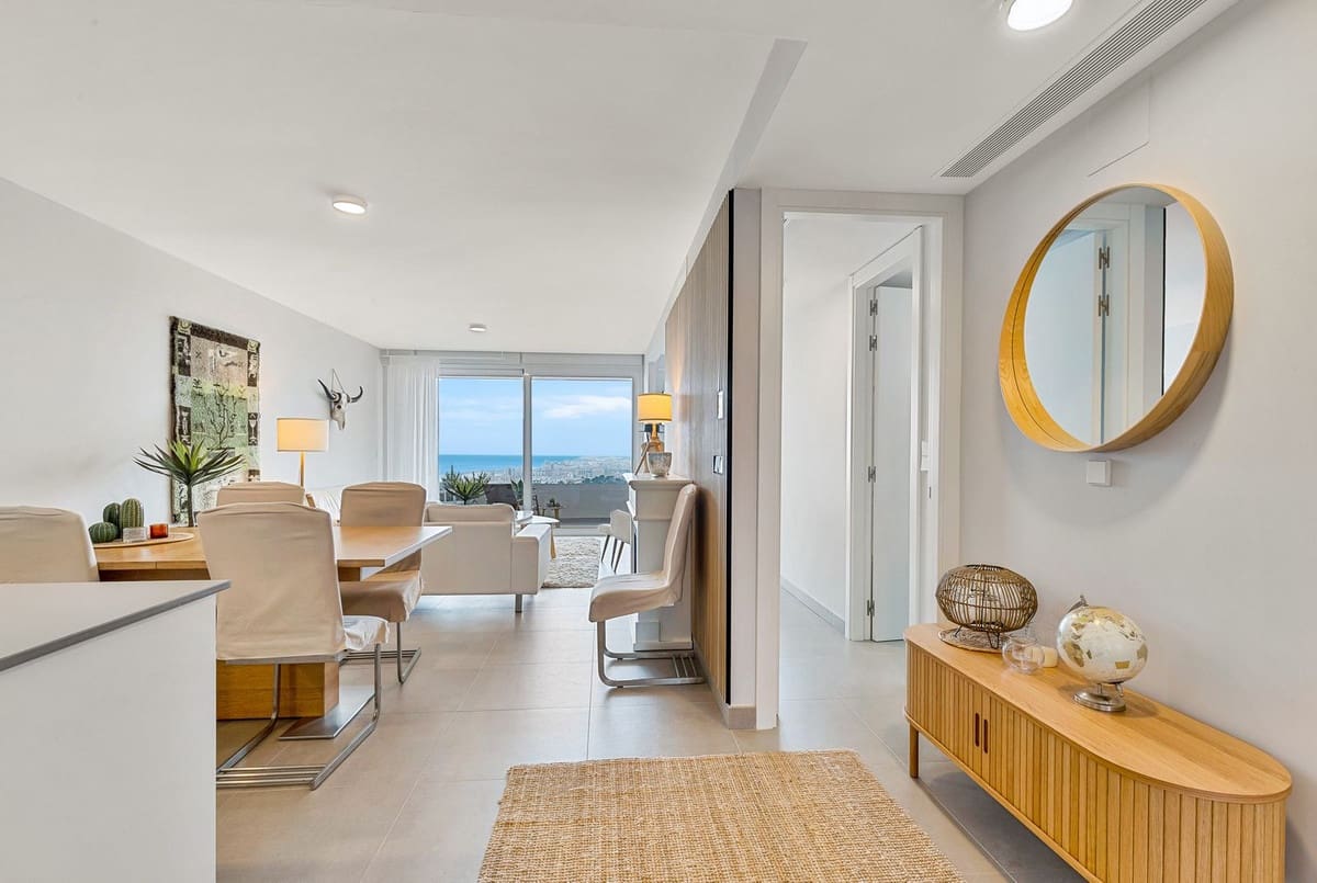 2 bedroom Apartment for sale in Fuengirola with pool garage - € 605,000 (Ref: 9641065)