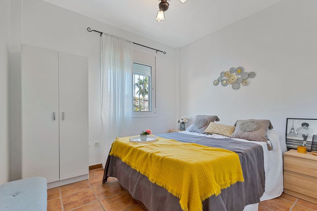 5 Zimmer Villa zu verkaufen in Torrequebrada mit Pool Garage - 895.000 € (Ref: 9671108)