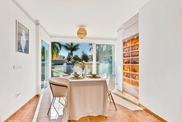 5 Zimmer Villa zu verkaufen in Torrequebrada, Benalmádena mit Pool Garage - 895.000 € (Ref: 9671108)