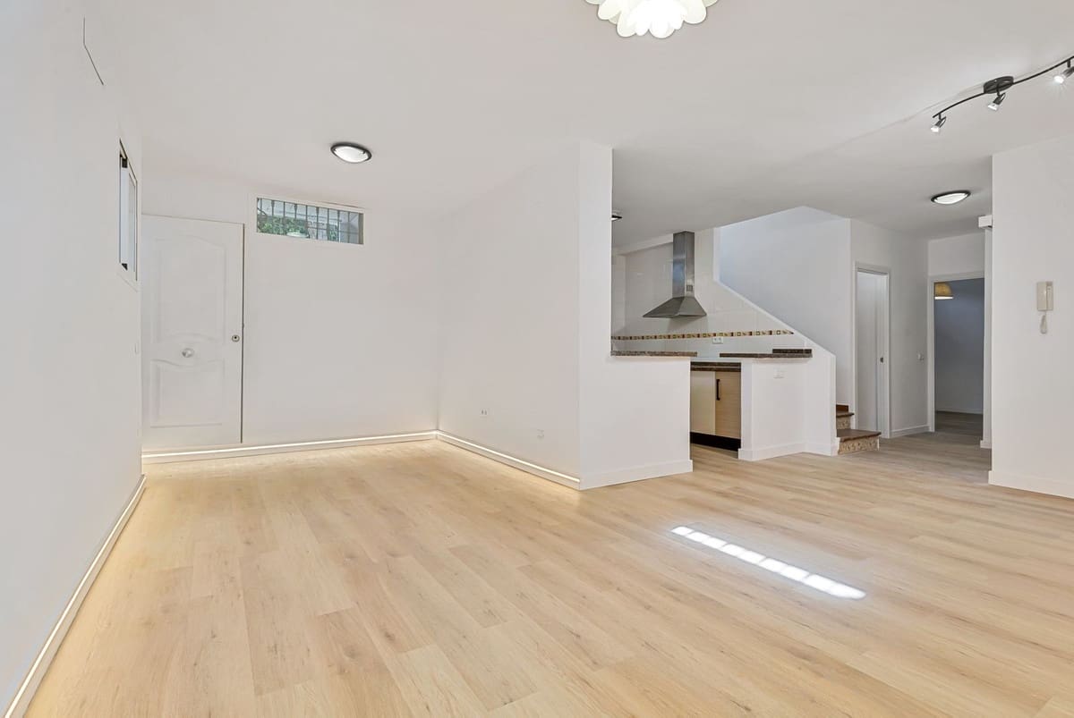 5 Zimmer Villa zu verkaufen in Torrequebrada mit Pool Garage - 895.000 € (Ref: 9671108)