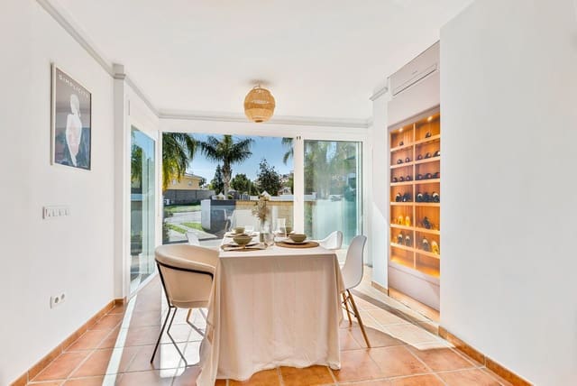 5 soverom Villa til salgs i Torrequebrada, Benalmádena med svømmebasseng garasje - € 895 000 (Ref: 9671108)