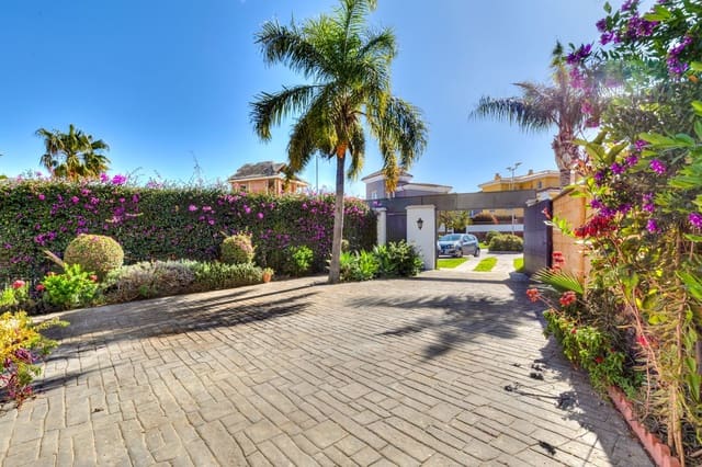 Chalet de 5 habitaciones en Torrequebrada, Benalmádena en venta con piscina garaje - 895.000 € (Ref: 9671108)