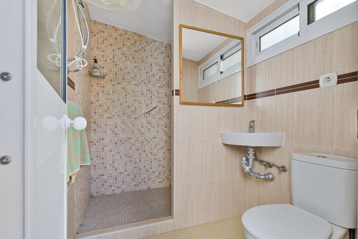 5 Zimmer Villa zu verkaufen in Torrequebrada mit Pool Garage - 895.000 € (Ref: 9671108)