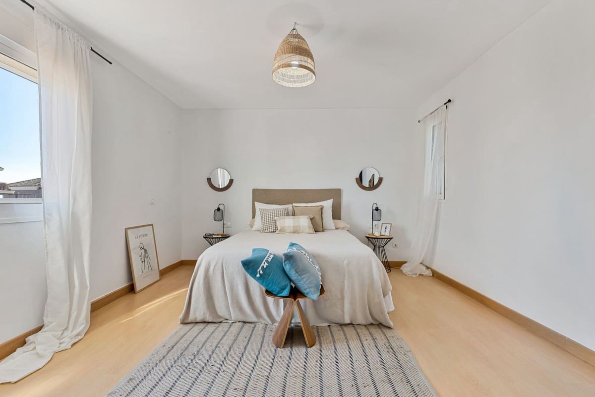 5 Zimmer Villa zu verkaufen in Torrequebrada mit Pool Garage - 895.000 € (Ref: 9671108)