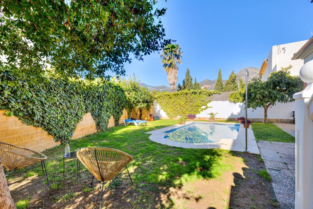 5 Zimmer Villa zu verkaufen in Torrequebrada mit Pool Garage - 895.000 € (Ref: 9671108)