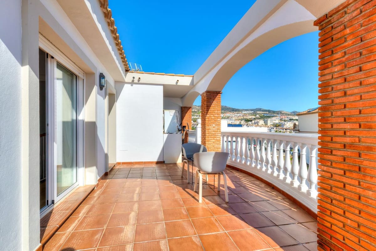 5 Zimmer Villa zu verkaufen in Torrequebrada mit Pool Garage - 895.000 € (Ref: 9671108)