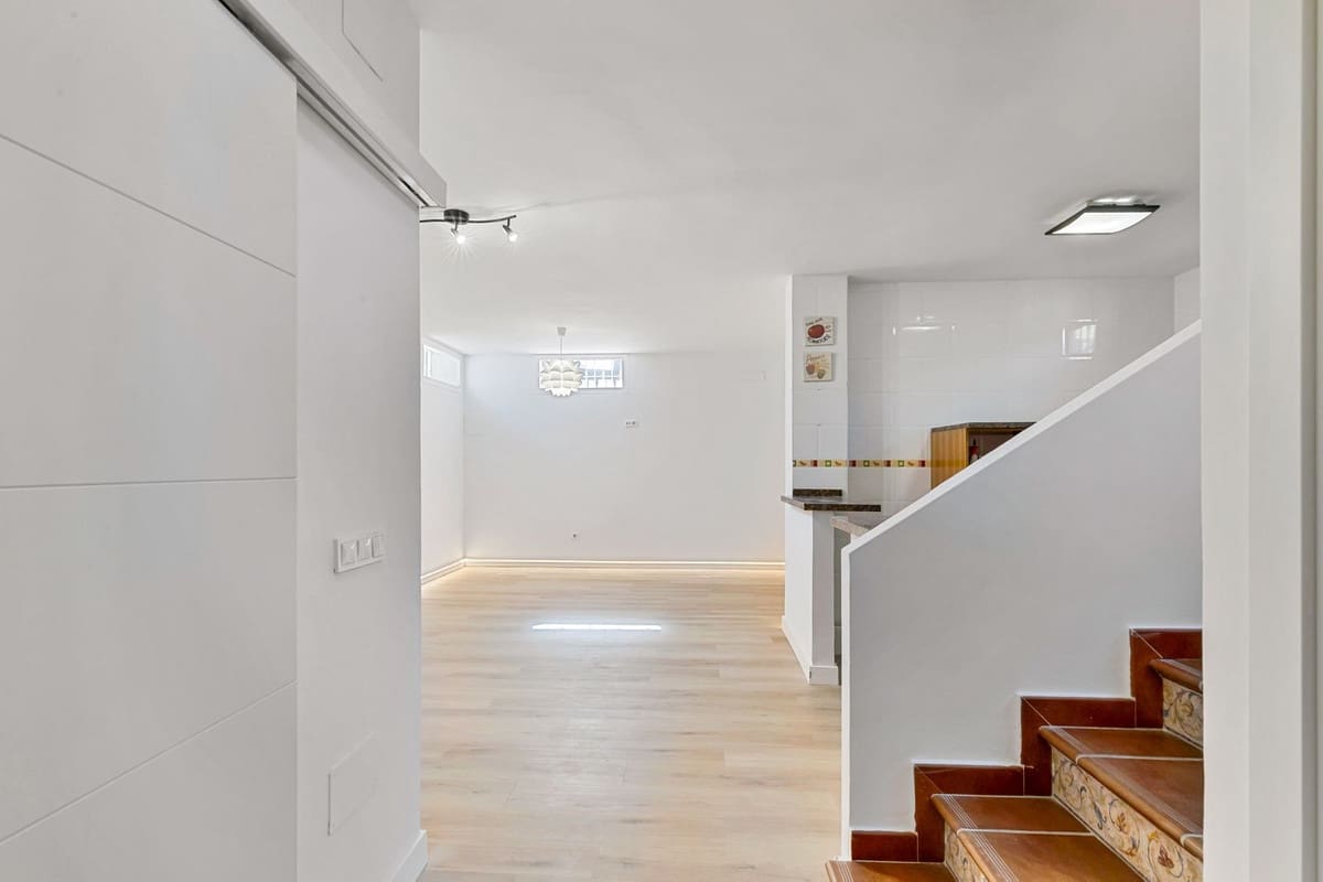 5 Zimmer Villa zu verkaufen in Torrequebrada mit Pool Garage - 895.000 € (Ref: 9671108)