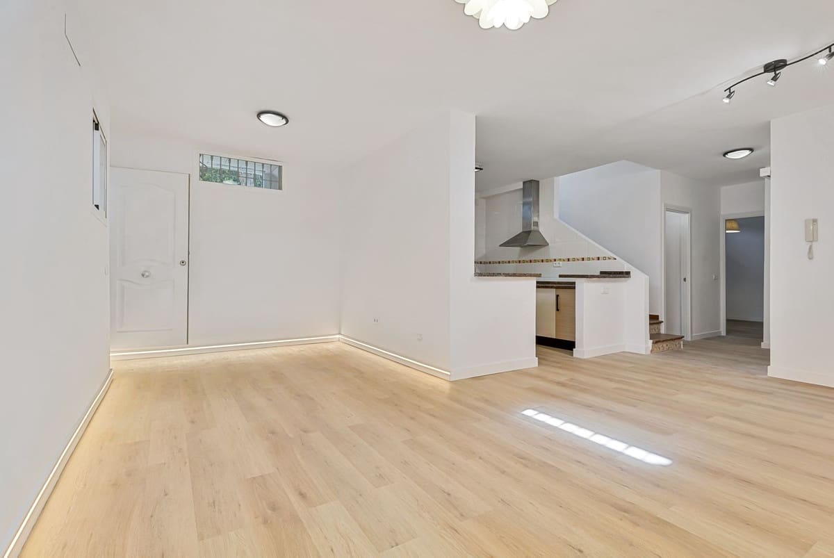 5 Zimmer Villa zu verkaufen in Torrequebrada mit Pool Garage - 895.000 € (Ref: 9671108)