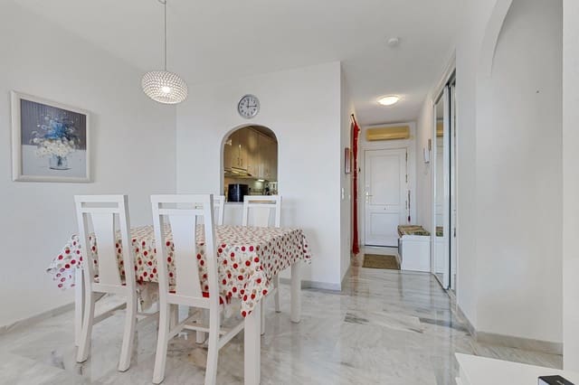 2 makuuhuone Kattohuoneisto myytävänä paikassa Fuengirola mukana uima-altaan 
autotalli - 367 000 € (Ref: 9684344)