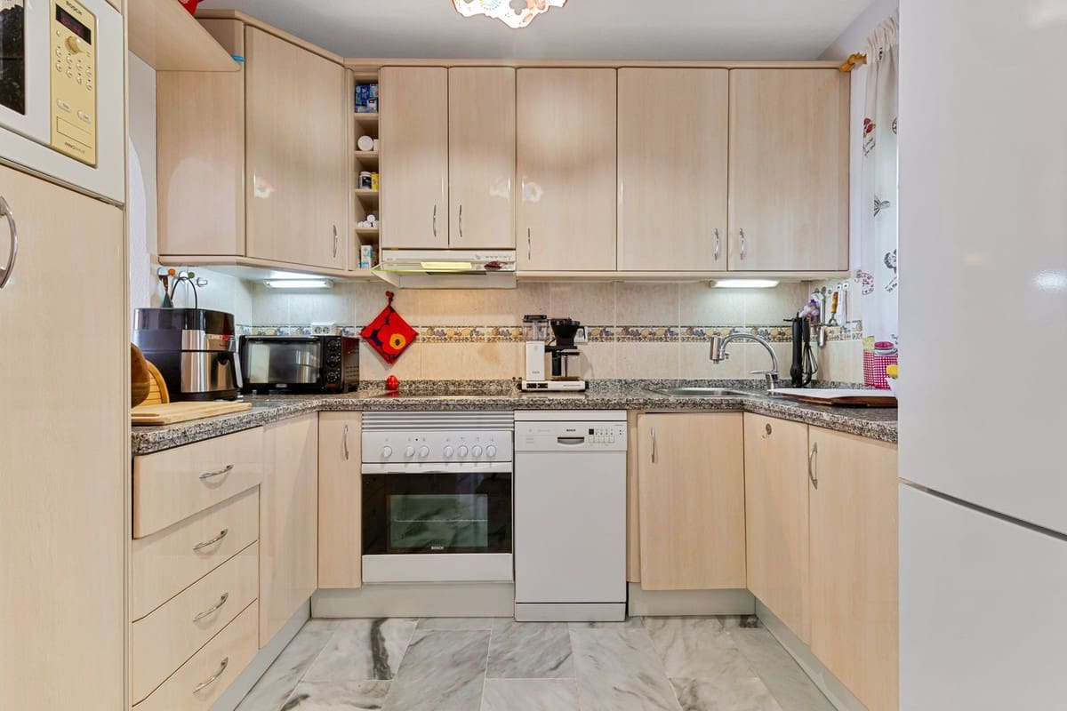 2 soverom Penthouse til salgs i Fuengirola med svømmebasseng garasje - € 367 000 (Ref: 9684344)
