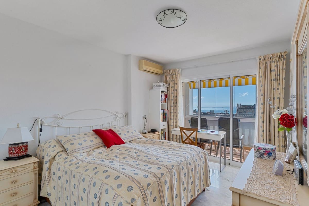 2 soverom Penthouse til salgs i Fuengirola med svømmebasseng garasje - € 367 000 (Ref: 9684344)