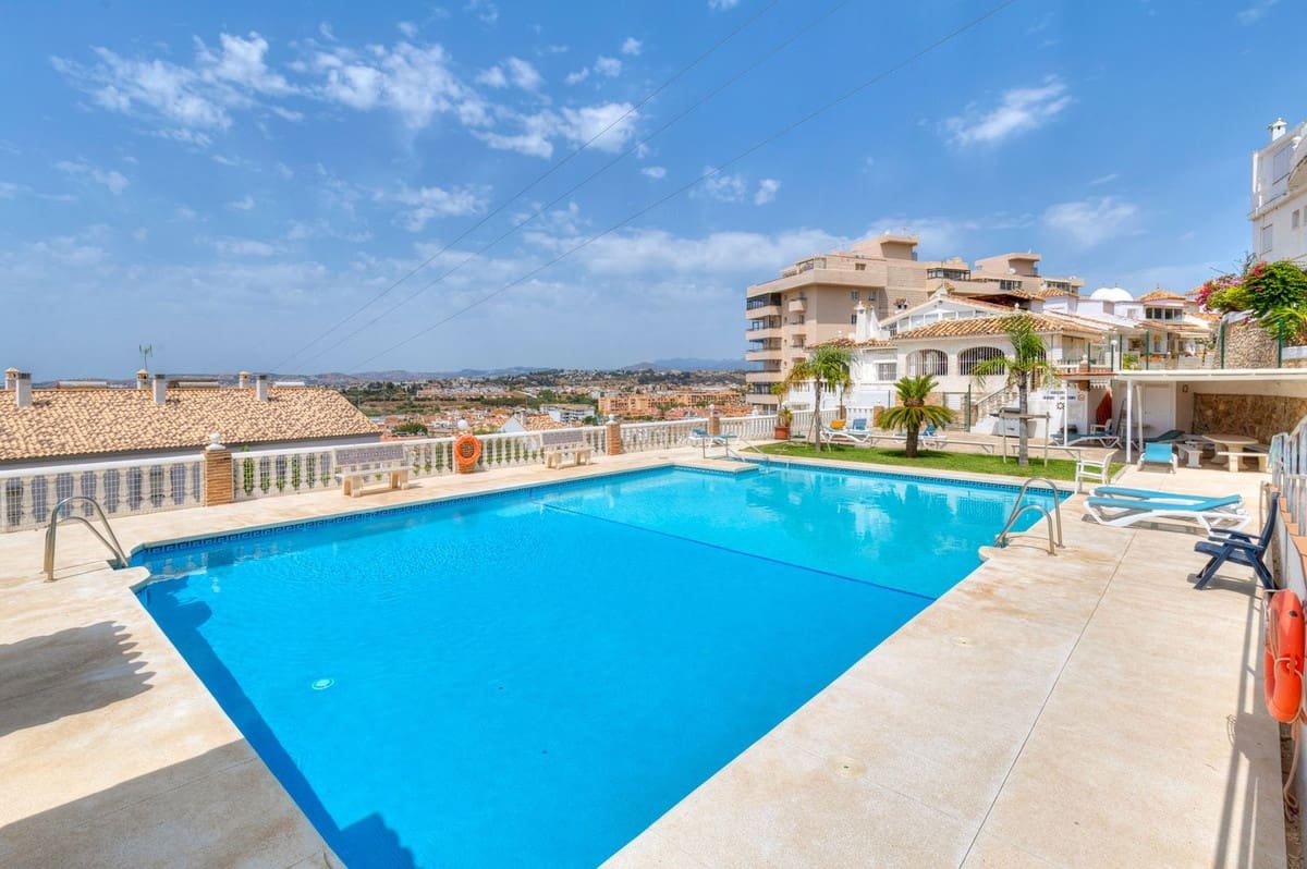 2 soverom Penthouse til salgs i Fuengirola med svømmebasseng garasje - € 367 000 (Ref: 9684344)
