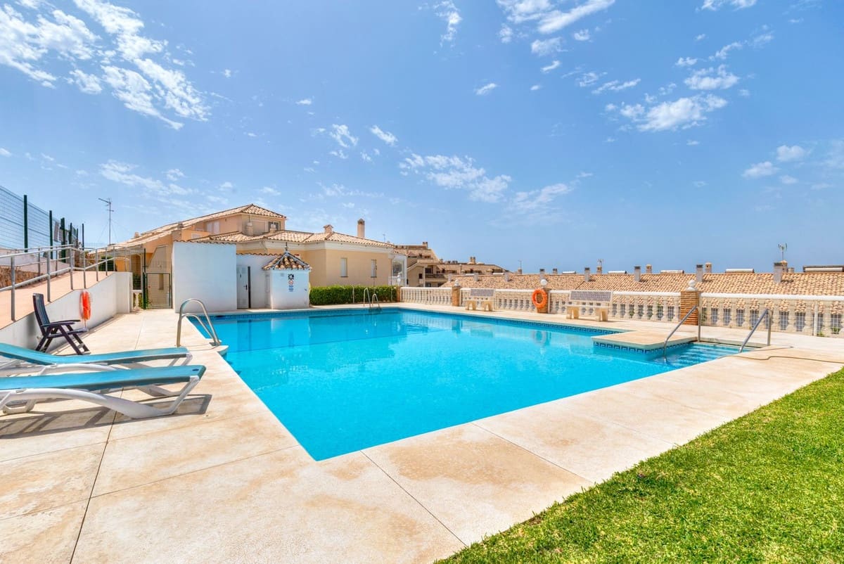 2 soverom Penthouse til salgs i Fuengirola med svømmebasseng garasje - € 367 000 (Ref: 9684344)