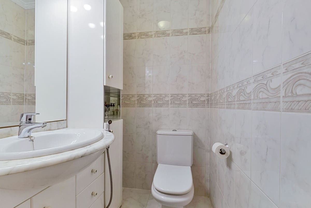 2 sovrum Lägenhet till salu i Fuengirola med pool garage - 369 000 € (Ref: 9684345)