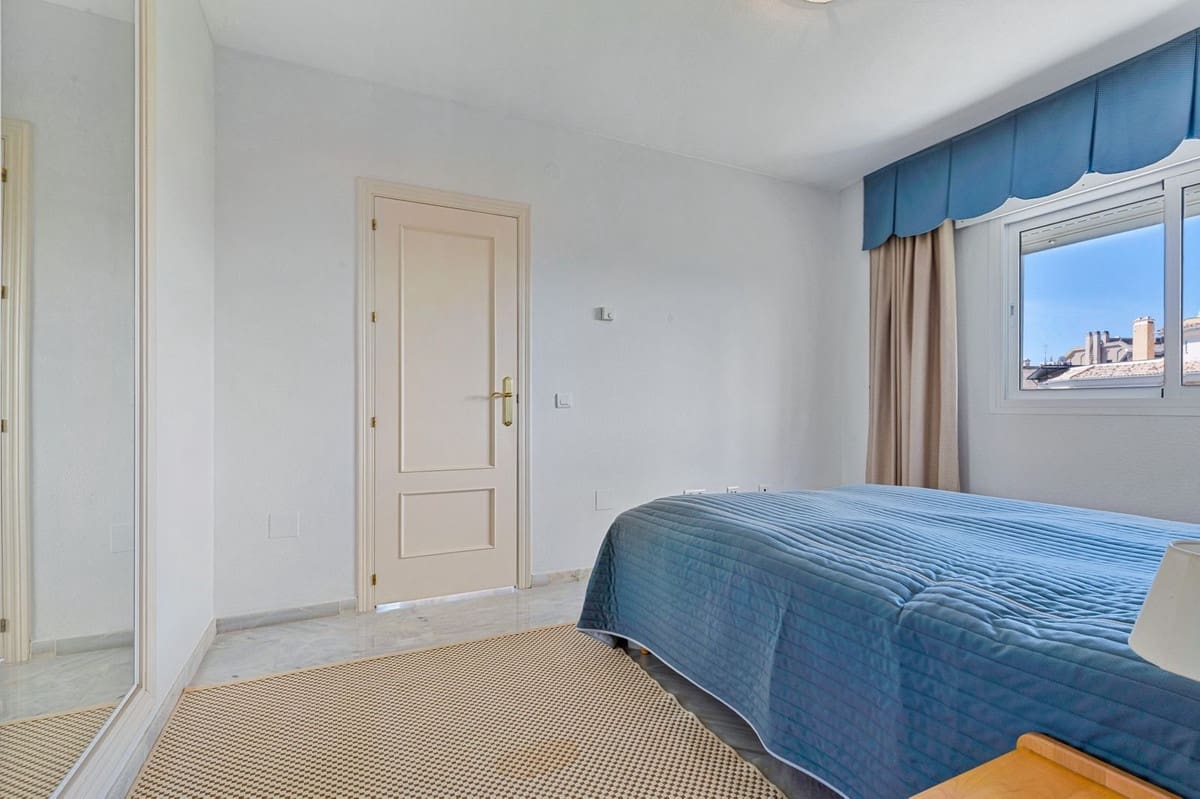 2 sovrum Takvåning till salu i Fuengirola med pool garage - 550 000 € (Ref: 9756329)