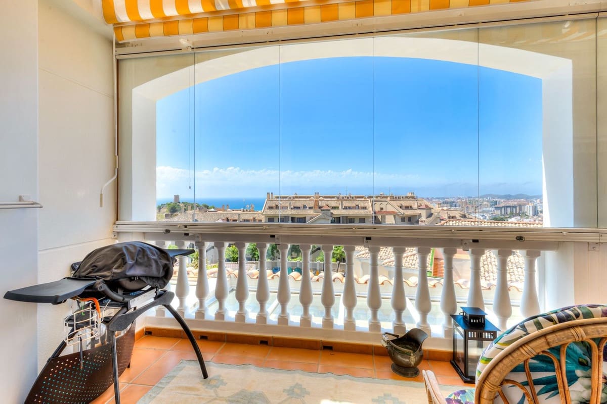 2 soverom Penthouse til salgs i Fuengirola med svømmebasseng garasje - € 385 000 (Ref: 9928156)